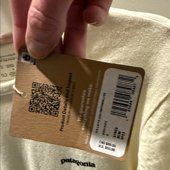 Patagonia Off-White Long Sleeve Tee - NWT - Unisex - Women’s Medium/Men’s Small - Picture 4 of 6